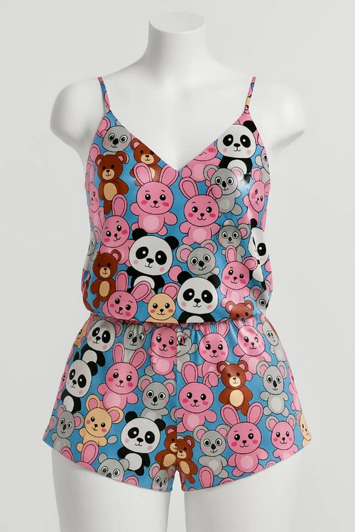 ست زنانه مدل تاپ و شلوارک ساتن تن مانکن