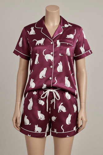 ست پیراهن جلو دکمه دار و شلوارک زنانه ساتن، تن مانکن