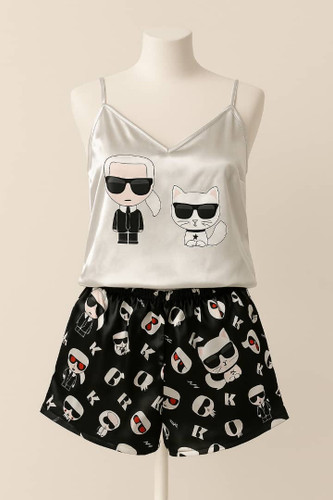 ست زنانه مدل تاپ و شلوارک جنس ساتن امریکایی، تن مانکن